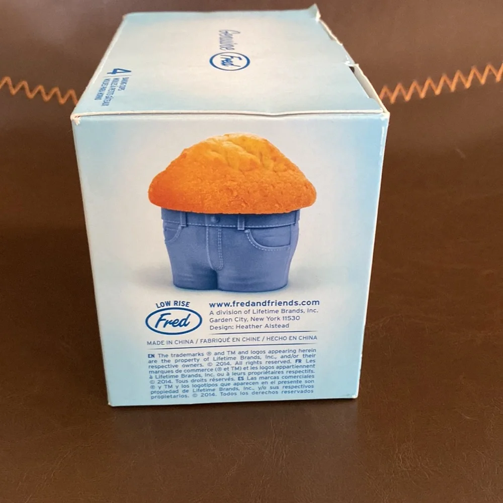 NIB Set of 4 Muffin Tops Baking Cups
